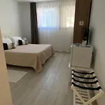 ホームステイ Camelia's House オルビア