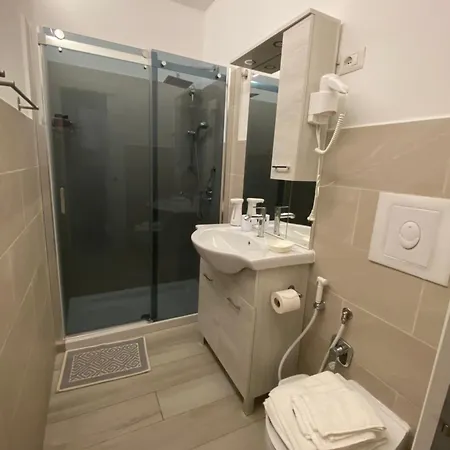 홈스테이 Camelia's House